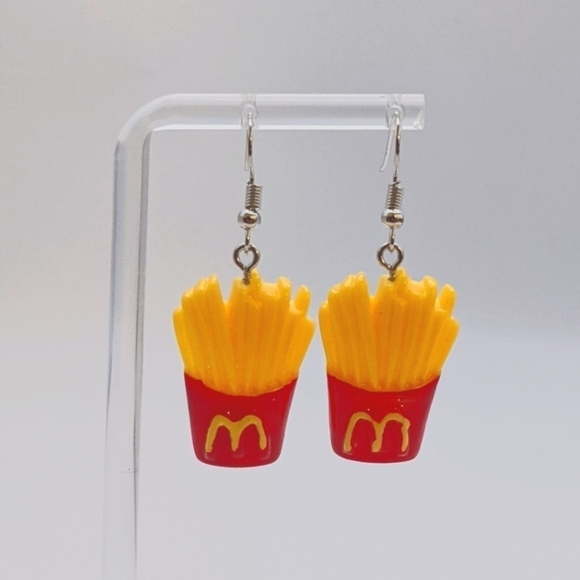 French fry drop earrings with red box and yellow M logo - Picture 1 of 4